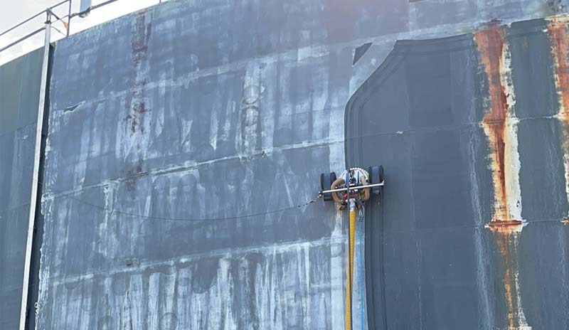 Doncaster Water Tank Verti-Drive Coating Removal